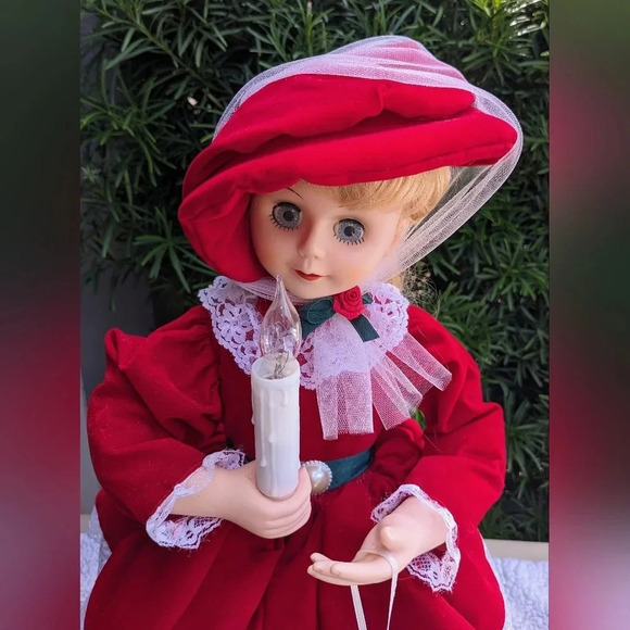 27" Deluxe Velvet Lady Animated Caroler Tested And Working Holiday Velvet Lace - Picture 6 of 9